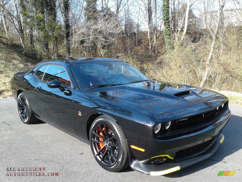 2021 Challenger R/T Scat Pack - Pitch Black / Black/Ruby Red photo #4
