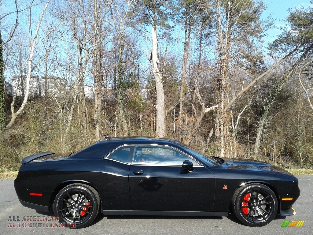 2021 Challenger R/T Scat Pack - Pitch Black / Black/Ruby Red photo #5