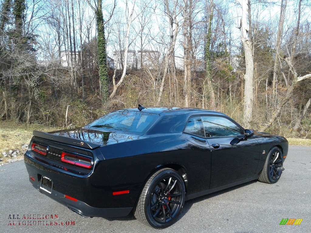 2021 Challenger R/T Scat Pack - Pitch Black / Black/Ruby Red photo #6