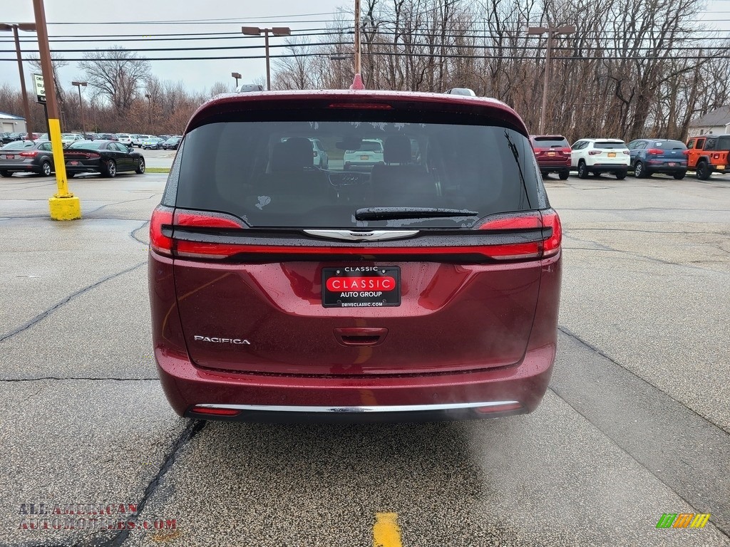 2021 Pacifica Touring L - Velvet Red Pearl / Black/Alloy photo #11