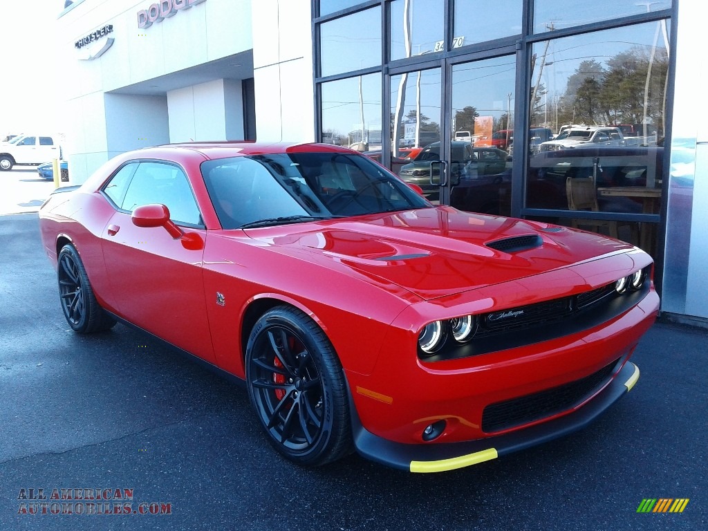 2021 Challenger R/T Scat Pack - Torred / Black/Ruby Red photo #4