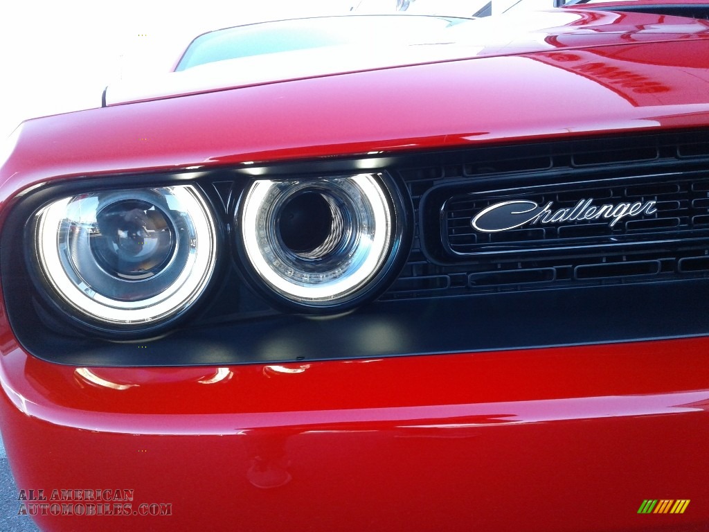 2021 Challenger R/T Scat Pack - Torred / Black/Ruby Red photo #6