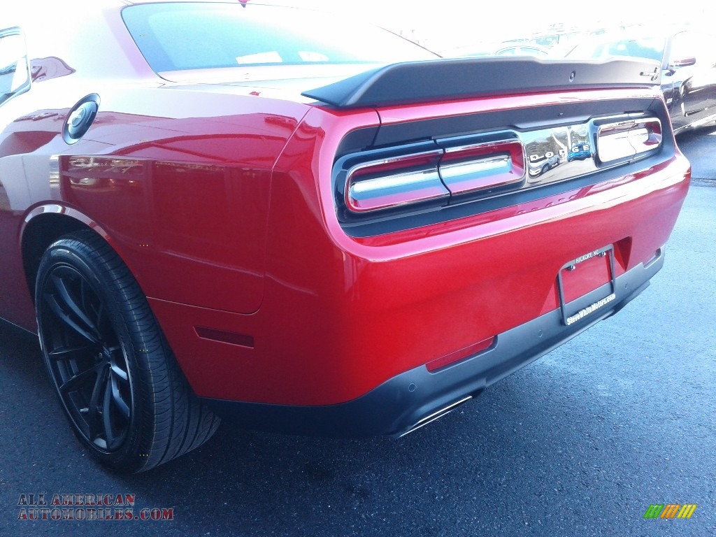 2021 Challenger R/T Scat Pack - Torred / Black/Ruby Red photo #9