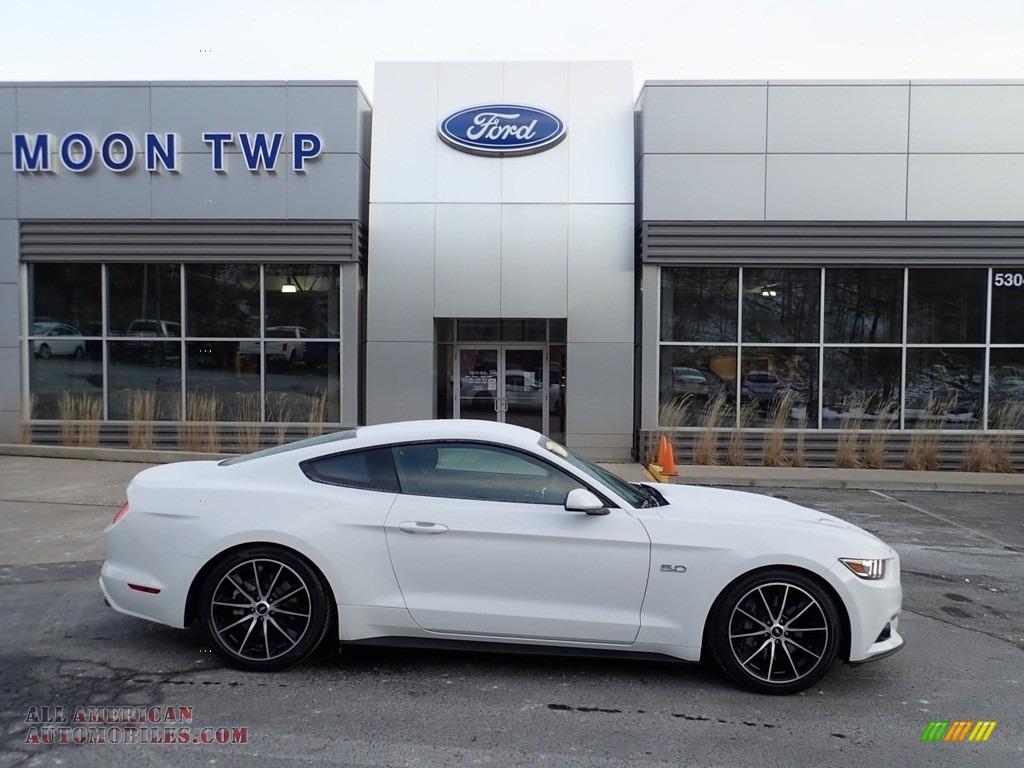 Oxford White / Ebony Ford Mustang GT Coupe