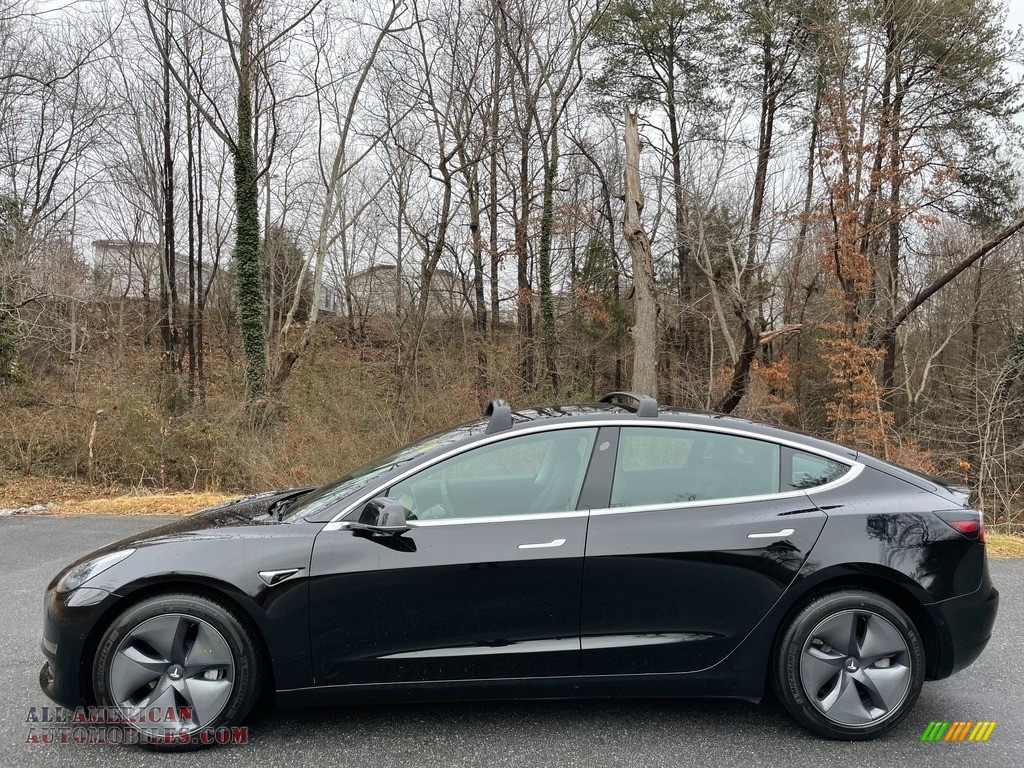 Solid Black / Black Tesla Model 3 Performance