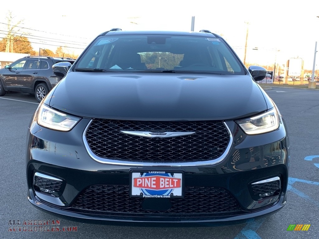 2021 Pacifica Limited AWD - Brilliant Black Crystal Pearl / Black/Alloy photo #3