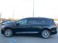 Chrysler Pacifica Limited AWD Brilliant Black Crystal Pearl photo #4