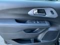 Chrysler Pacifica Touring L Brilliant Black Crystal Pearl photo #13