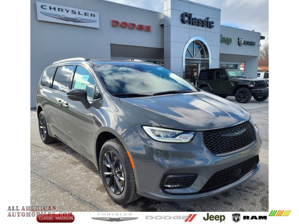 Ceramic Gray / Black Chrysler Pacifica Limited AWD