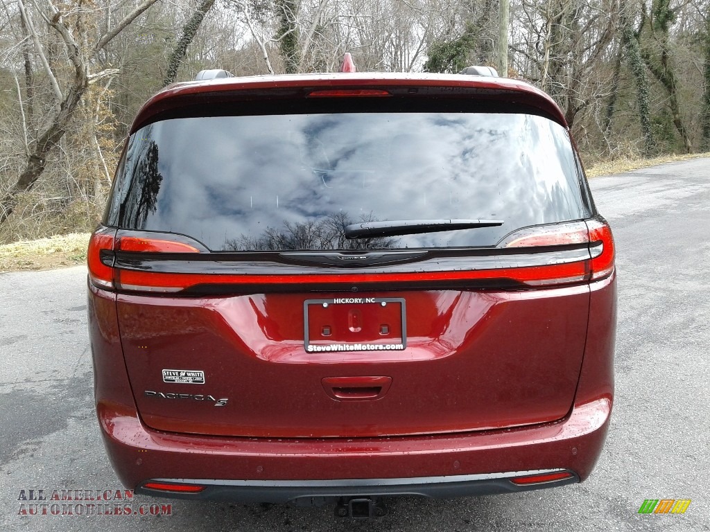2021 Pacifica Touring - Velvet Red Pearl / Black photo #7