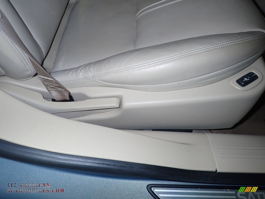 2009 Aura XR V6 - Quicksilver / Gray photo #38