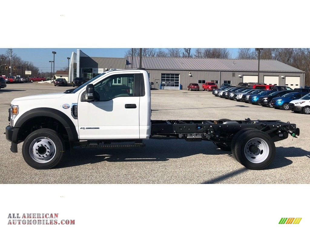 Oxford White / Earth Gray Ford F550 Super Duty XL Regular Cab Chassis