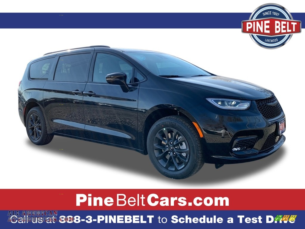 Brilliant Black Crystal Pearl / Black Chrysler Pacifica Touring L AWD
