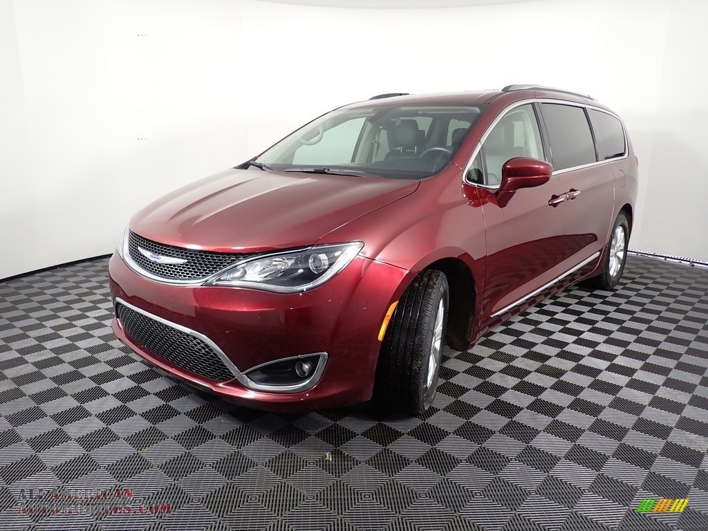 2018 Pacifica Touring L Plus - Velvet Red Pearl / Black/Alloy photo #11