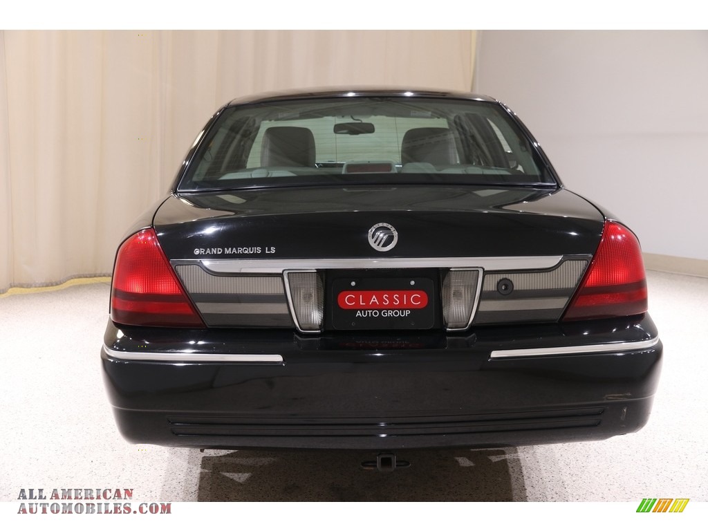 2011 Grand Marquis LS Ultimate Edition - Black / Light Camel photo #17