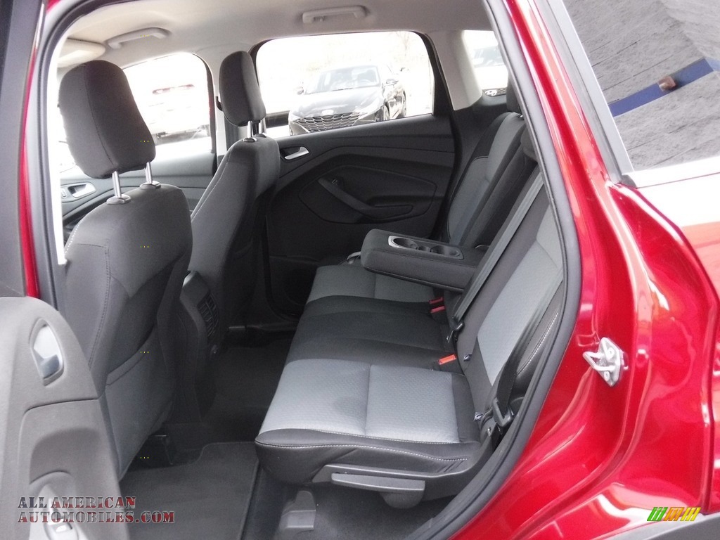 2019 Escape SE 4WD - Ruby Red / Chromite Gray/Charcoal Black photo #26
