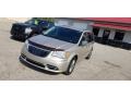 Chrysler Town & Country Touring - L Cashmere Pearl photo #3