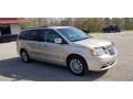 Chrysler Town & Country Touring - L Cashmere Pearl photo #30