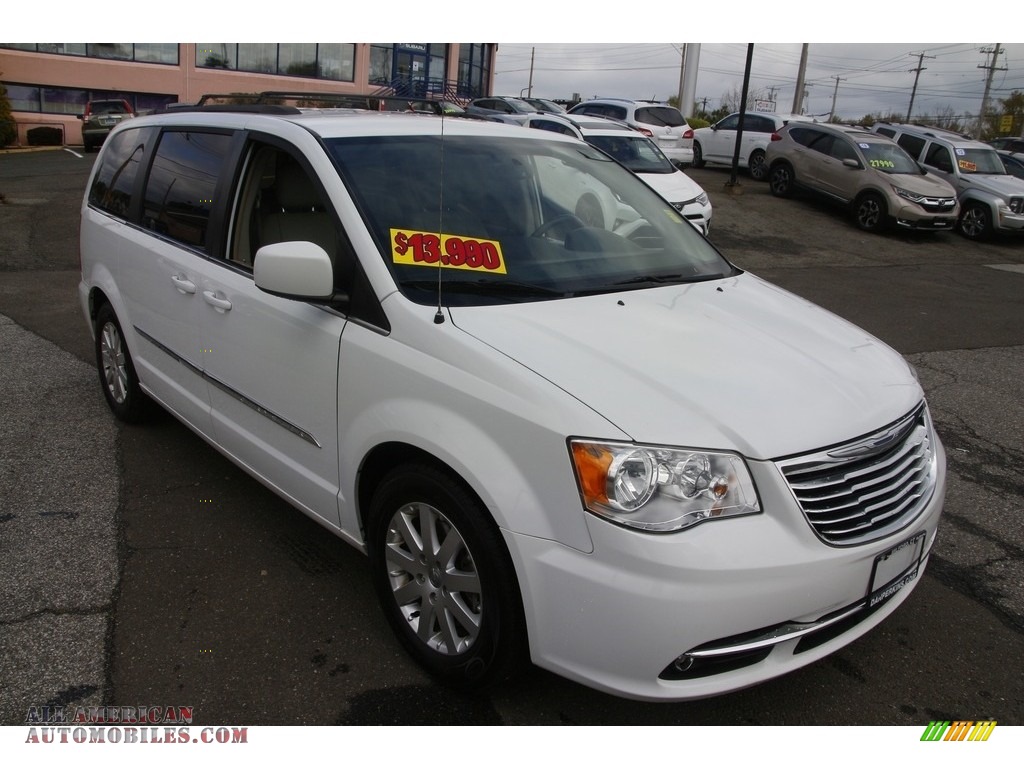 2015 Town & Country Touring - Bright White / Black/Light Graystone photo #3