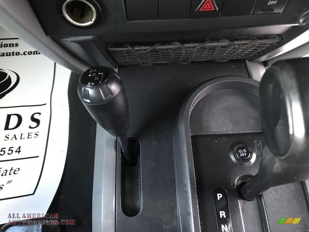 2009 Wrangler Unlimited X 4x4 Right Hand Drive - Jeep Green Metallic / Dark Slate Gray/Medium Slate Gray photo #17