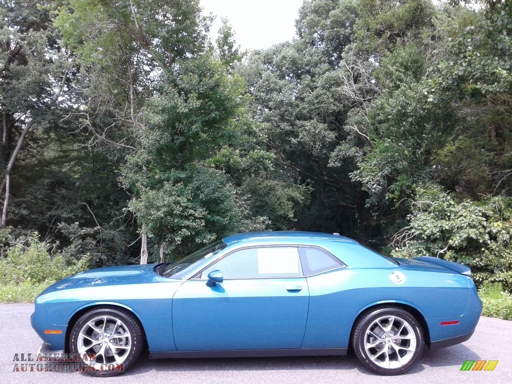 Frostbite / Black Dodge Challenger GT