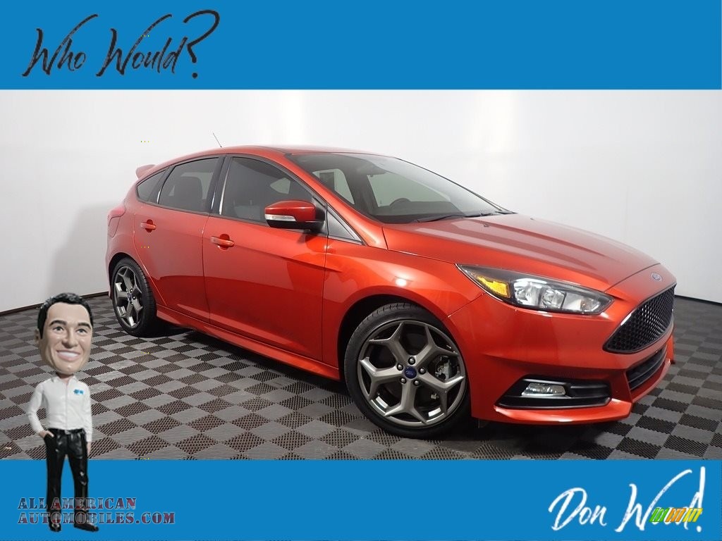 2018 Focus ST Hatch - Hot Pepper Red / Charcoal Black photo #1