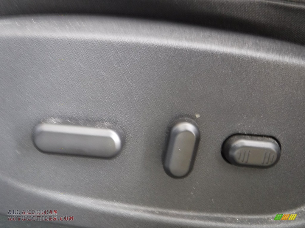 2018 Escape SEL 4WD - Ingot Silver / Charcoal Black photo #14