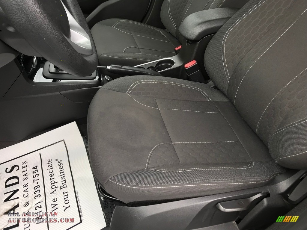 2019 Fiesta SE Sedan - Ingot Silver / Charcoal Black photo #22