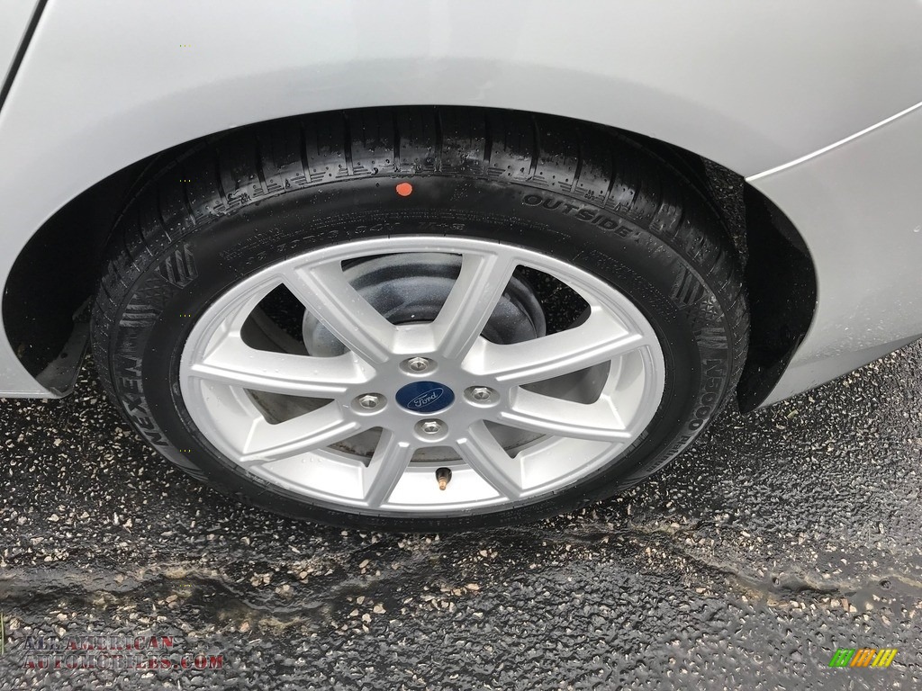 2019 Fiesta SE Sedan - Ingot Silver / Charcoal Black photo #40