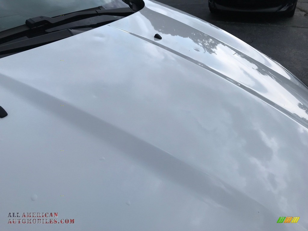 2019 Fiesta SE Sedan - Oxford White / Charcoal Black photo #10