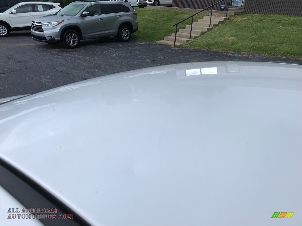 2019 Fiesta SE Sedan - Oxford White / Charcoal Black photo #15