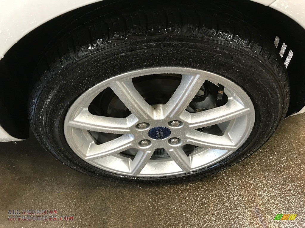 2019 Fiesta SE Sedan - Oxford White / Charcoal Black photo #34