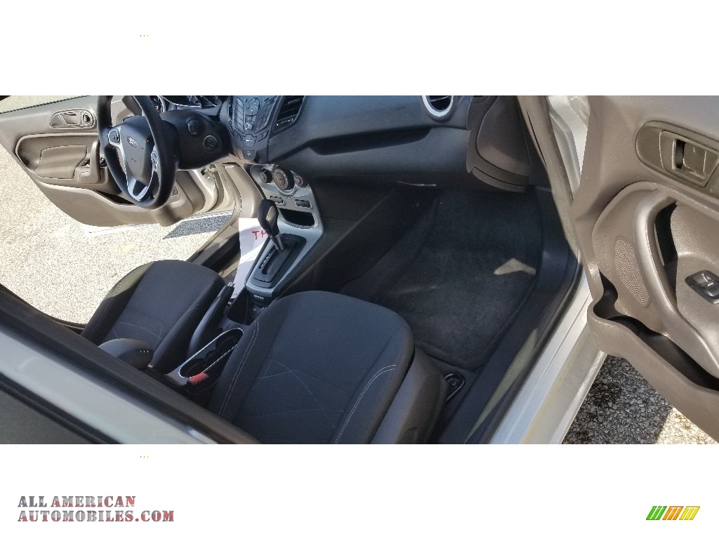 2018 Fiesta SE Hatchback - Ingot Silver / Charcoal Black photo #23