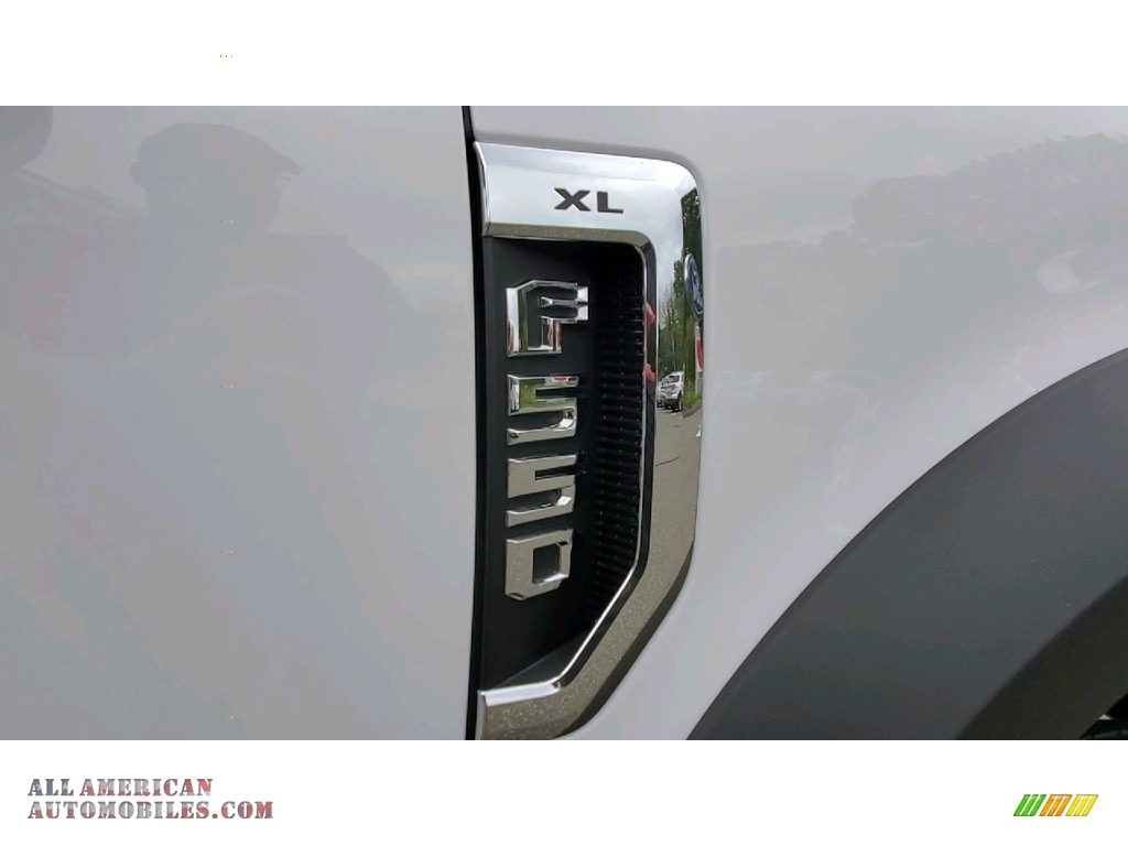 2022 F550 Super Duty XL Regular Cab 4x4 Chassis - Oxford White / Medium Earth Gray photo #21