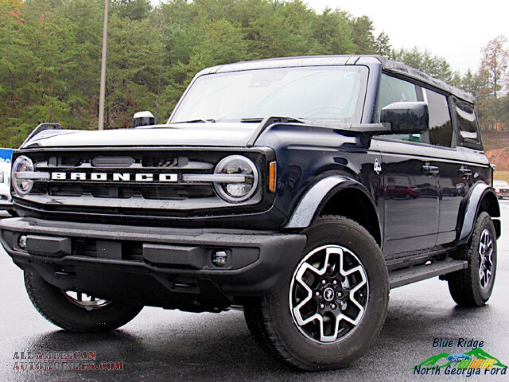 Antimatter Blue / Space Gray/Navy Pier Ford Bronco Outer Banks 4x4 4-Door
