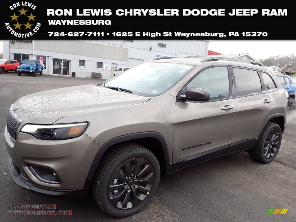 2021 Jeep Cherokee Latitude Lux 4x4 in Light Brownstone Pearl 157607