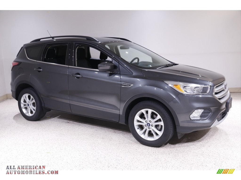 2018 Escape SE - Magnetic / Charcoal Black photo #1