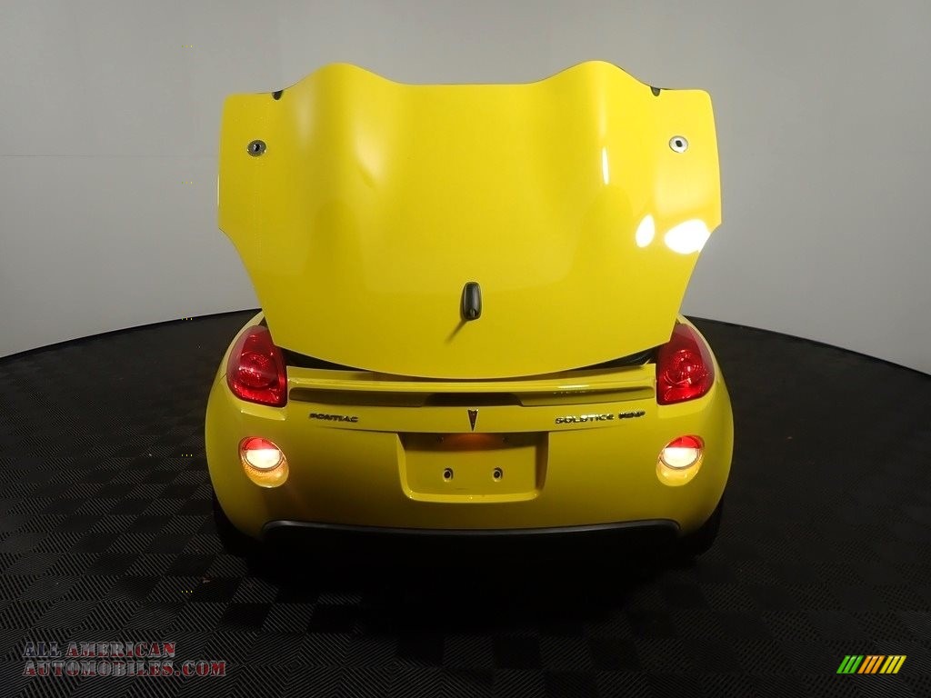 2008 Solstice GXP Roadster - Mean Yellow / Ebony photo #11