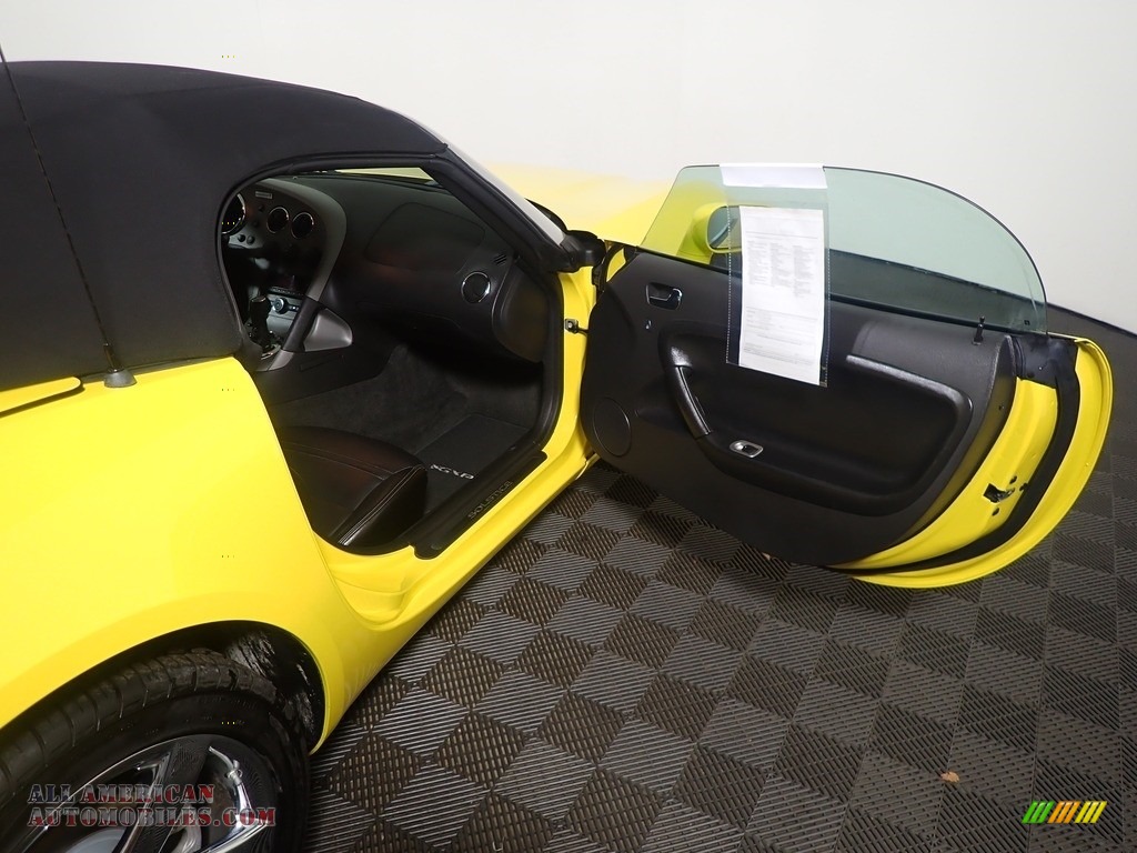 2008 Solstice GXP Roadster - Mean Yellow / Ebony photo #27
