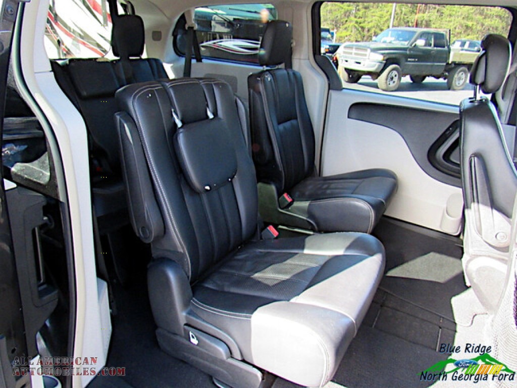 2012 Town & Country Touring - Brilliant Black Crystal Pearl / Black/Light Graystone photo #13