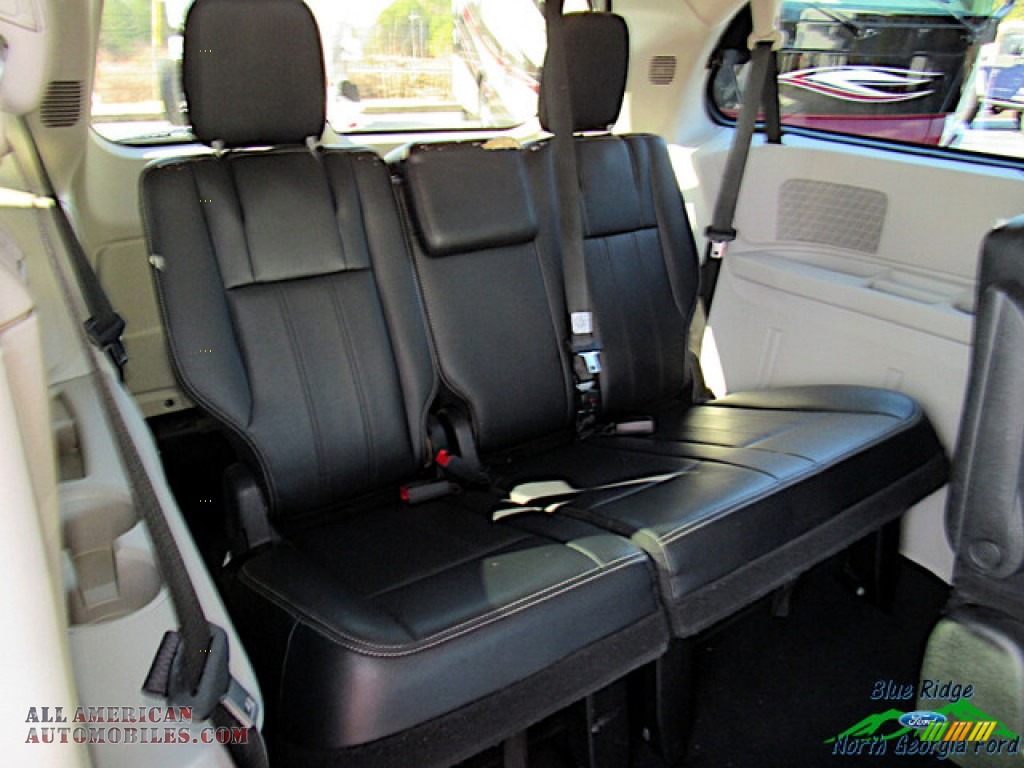 2012 Town & Country Touring - Brilliant Black Crystal Pearl / Black/Light Graystone photo #14