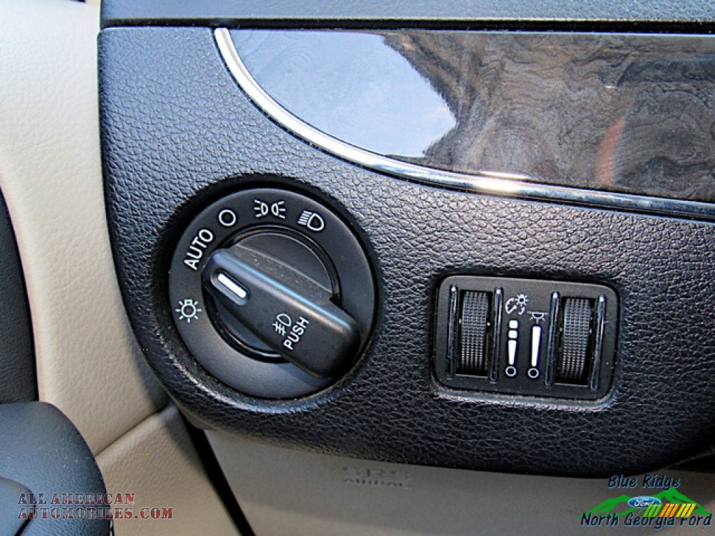 2012 Town & Country Touring - Brilliant Black Crystal Pearl / Black/Light Graystone photo #22