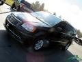 Chrysler Town & Country Touring Brilliant Black Crystal Pearl photo #25