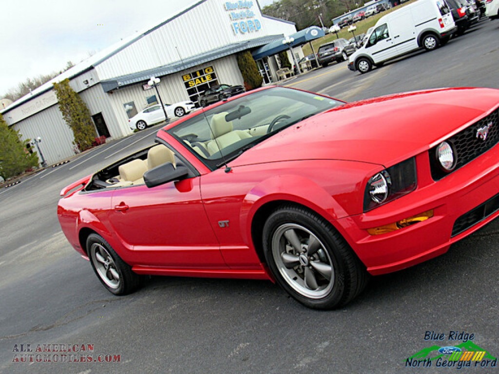 2006 Mustang GT Premium Convertible - Torch Red / Light Parchment photo #24