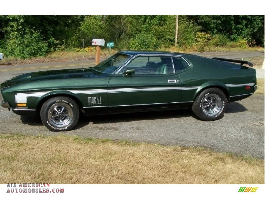 Forest Green / Green Ford Mustang Mach 1