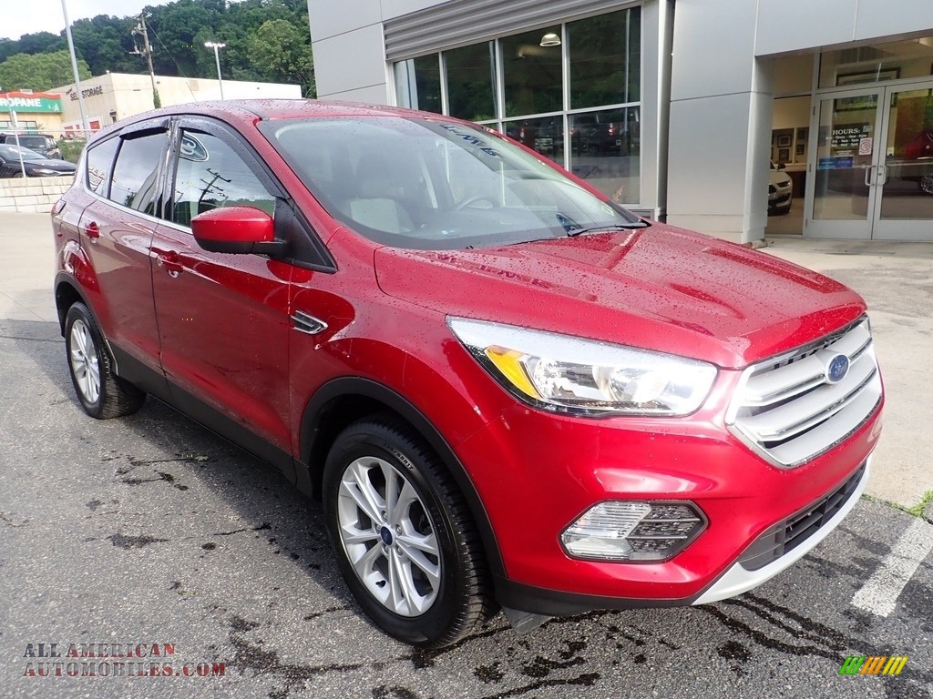 2019 Escape SE 4WD - Ruby Red / Chromite Gray/Charcoal Black photo #8
