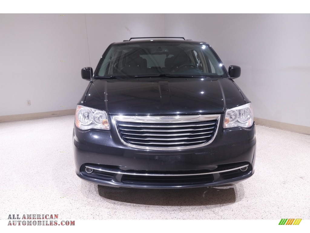 2015 Town & Country Touring - Brilliant Black Crystal Pearl / Black/Light Graystone photo #2