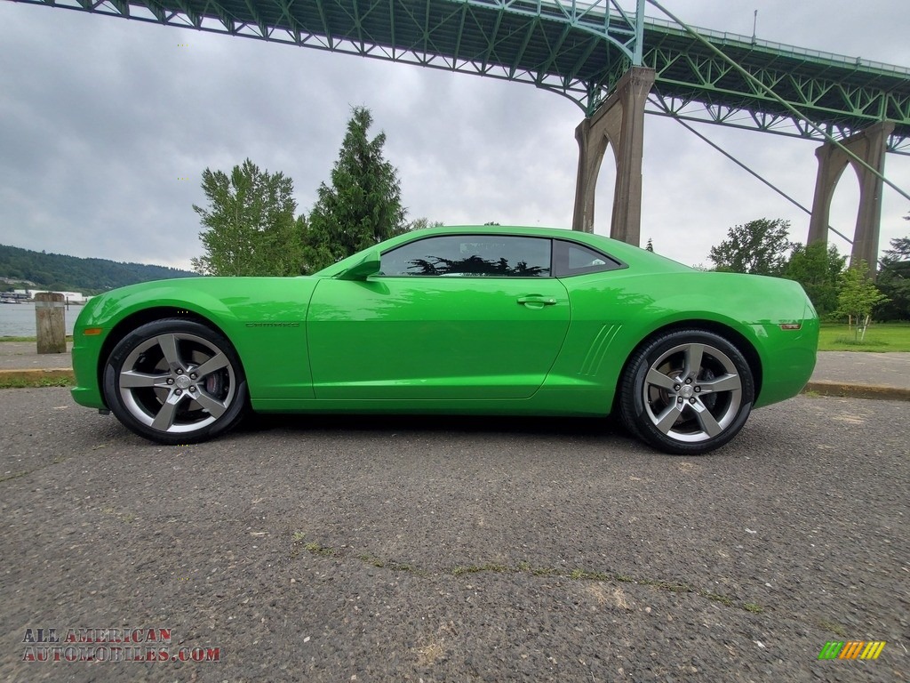 Synergy Green Metallic / Black Chevrolet Camaro SS Coupe