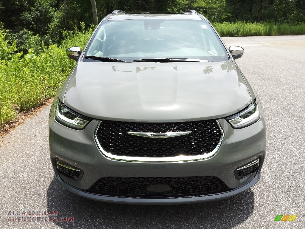 2022 Pacifica Limited AWD - Ceramic Gray / Black/Alloy photo #3