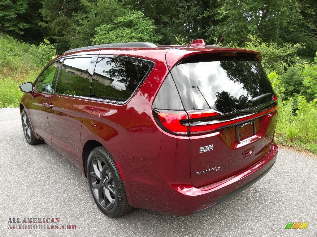 2022 Pacifica Touring L AWD - Velvet Red Pearl / Black photo #8